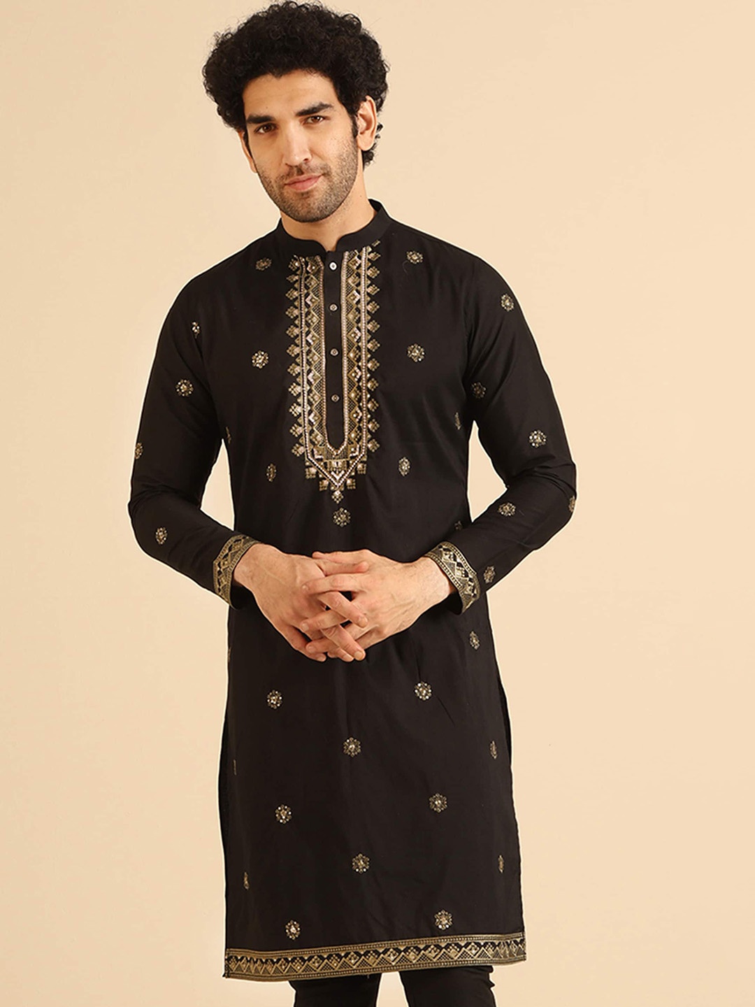 

KISAH Ethnic Motifs Embroidered Kurta, Black