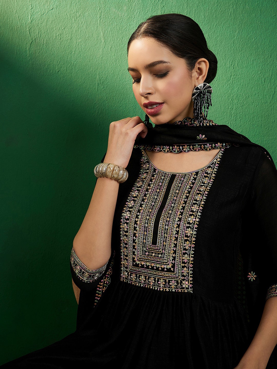 

Sangria Sequin Embroidered Round Neck Straight Kurta With Trousers & Dupatta, Black