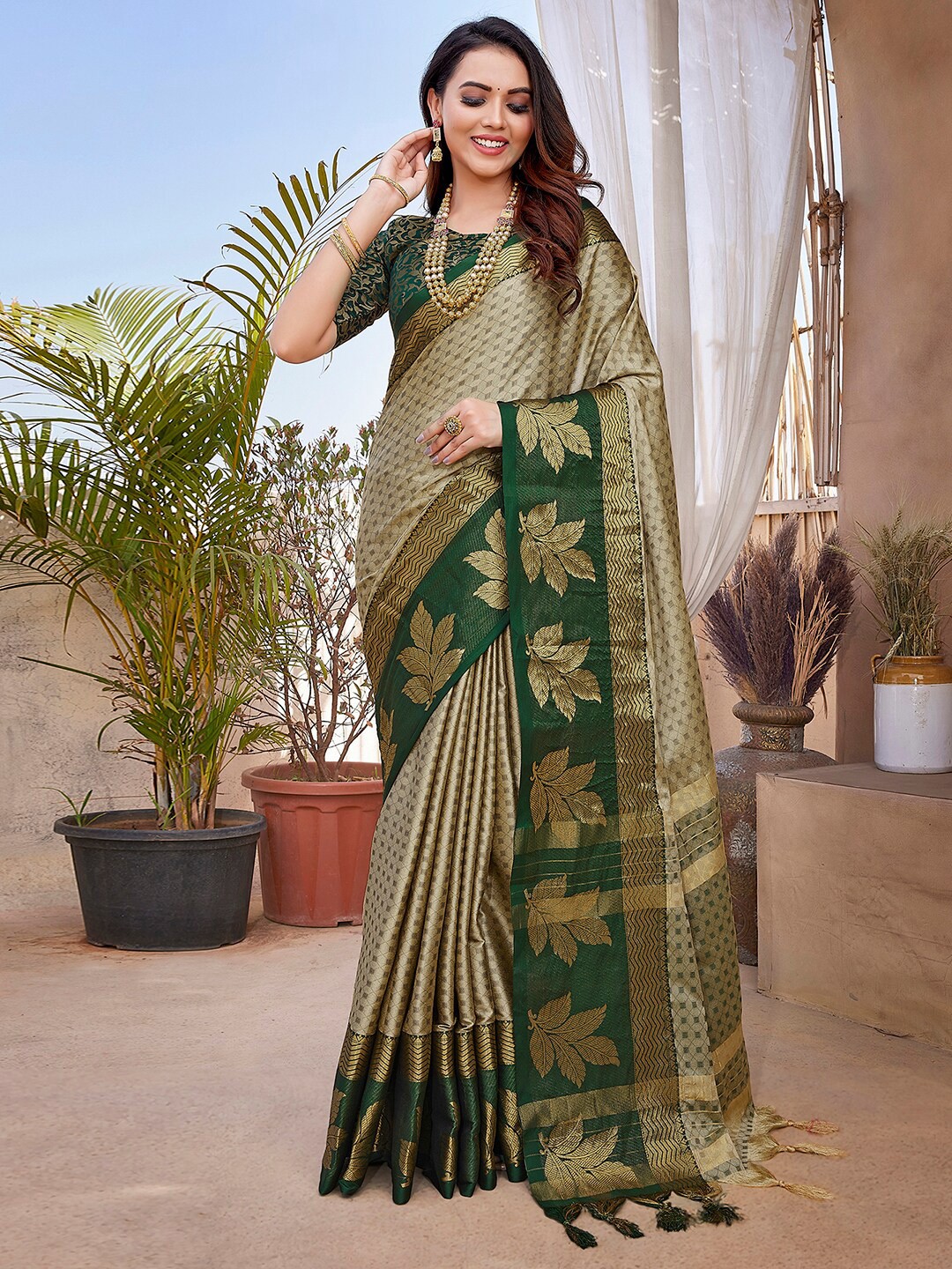 

Mitera Zari Silk Cotton Designer Banarasi Saree, Green