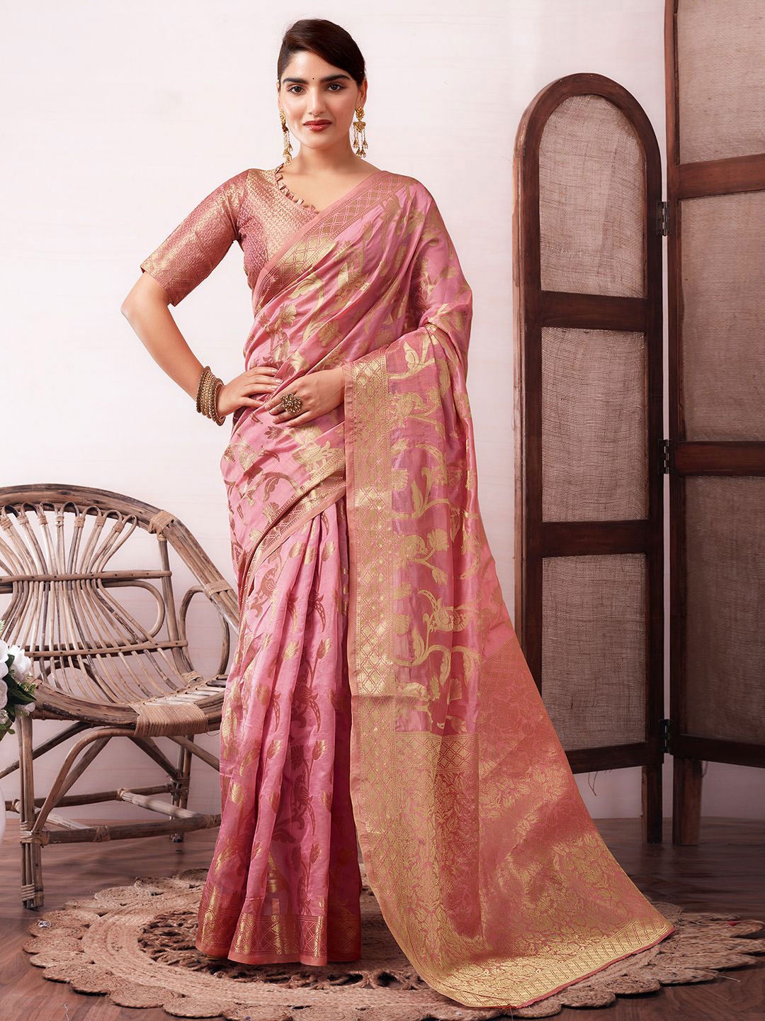 

Mitera Ethnic Motifs Woven Design Zari Organza Banarasi Saree, Pink