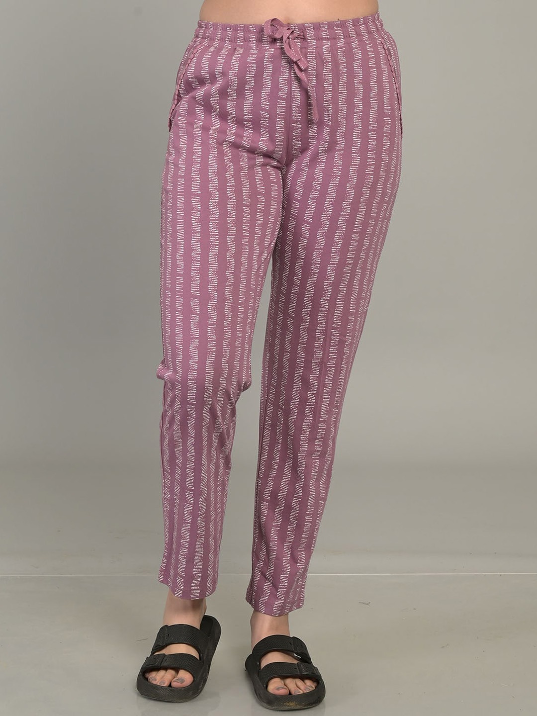 

MAYSIXTY Women Printed Pure Cotton Lounge Pants, Purple