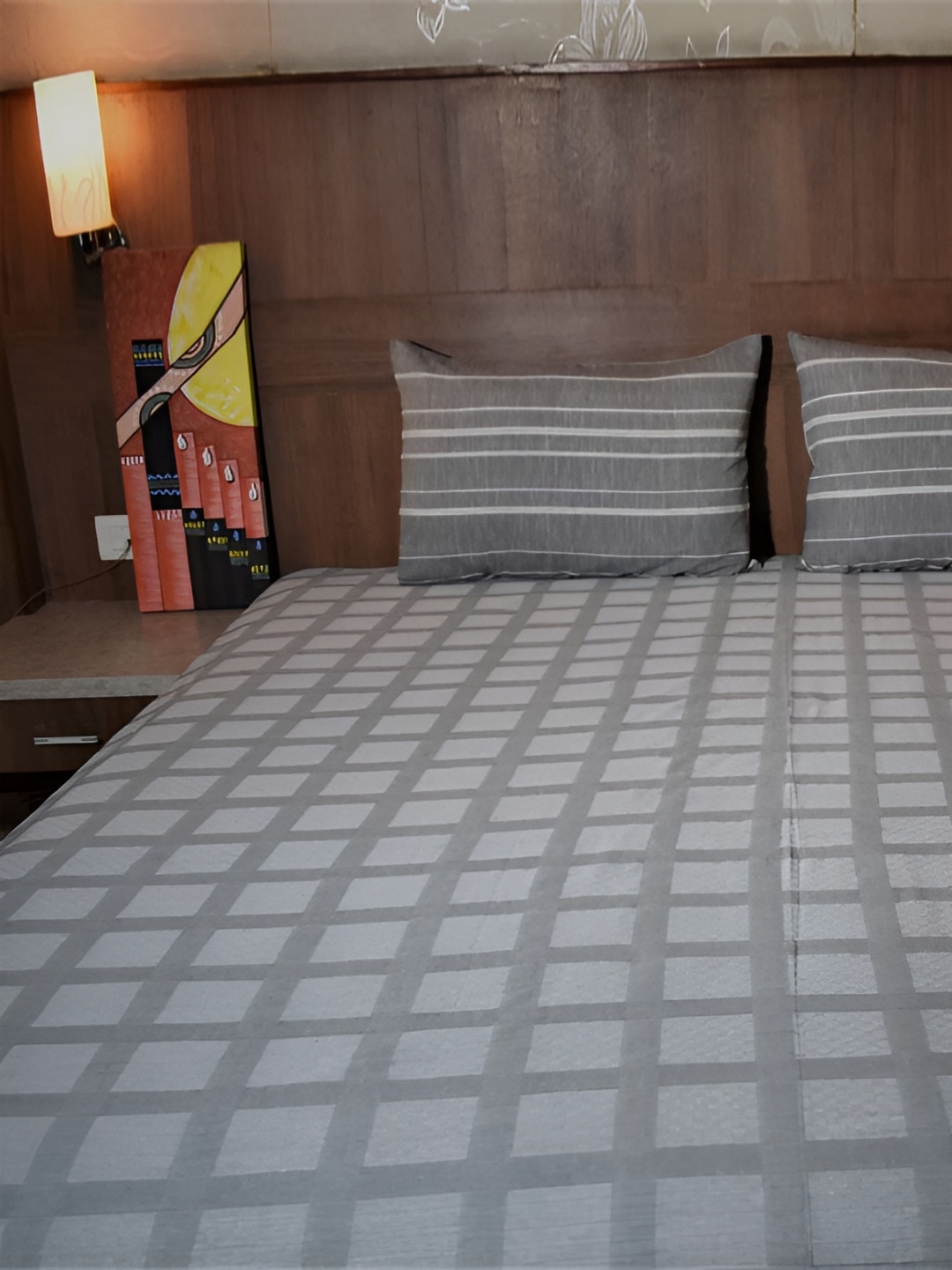 

Aura Grey & Grey Melange Geometric 120 TC King Bedsheet with 2 Pillow Covers