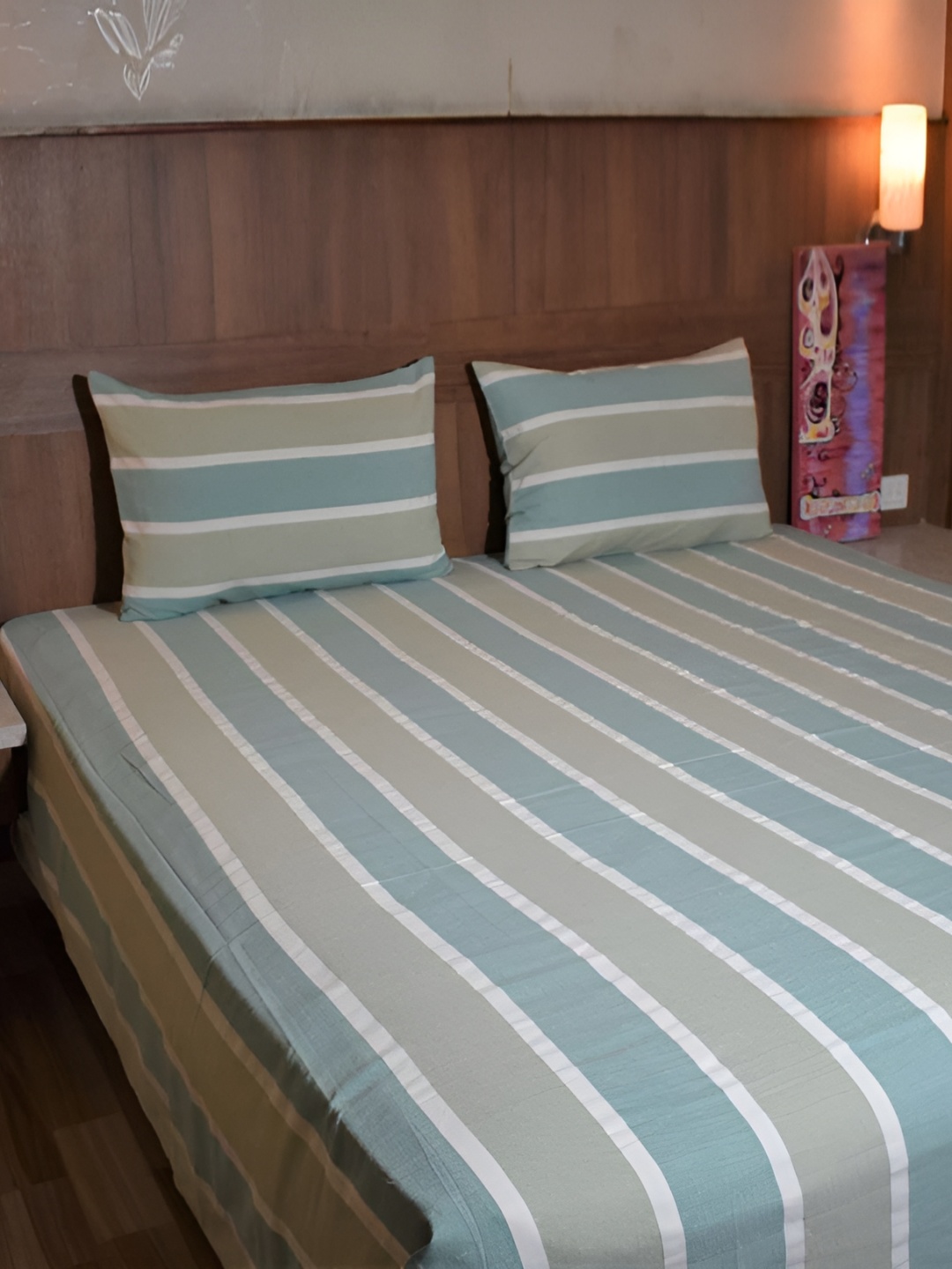 

Aura Green & White Striped 120 TC King Bedsheet with 2 Pillow Covers