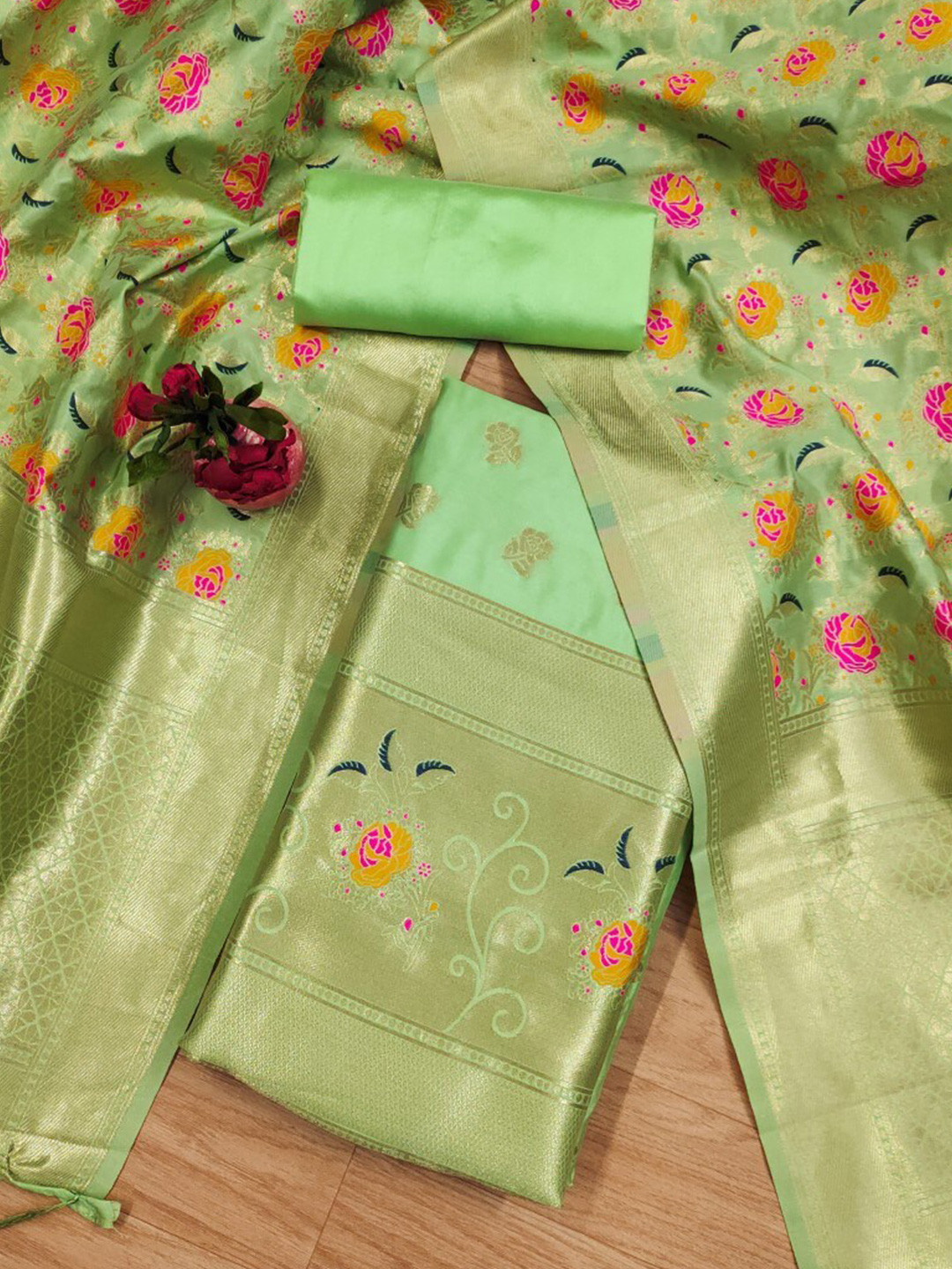 

Momina Fashion Unstitched Dress Material, Green