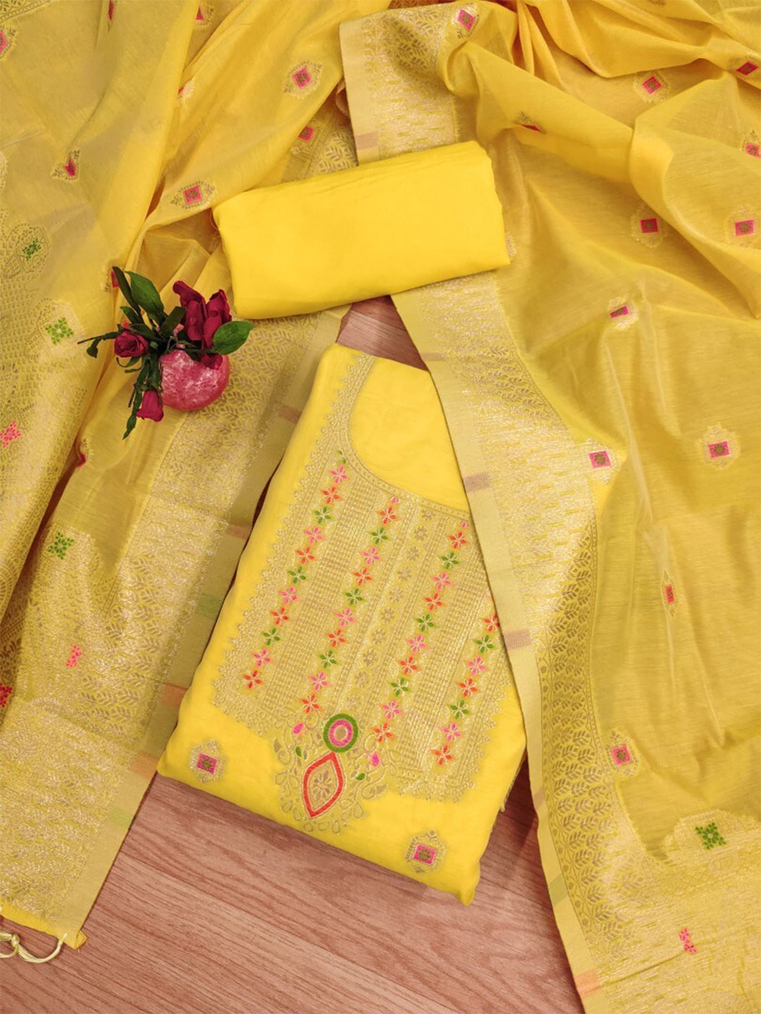 

Momina Fashion Pure Silk Unstitched Dress Material, Yellow