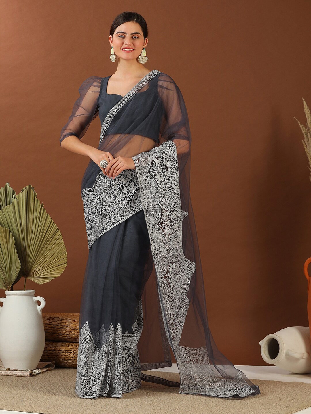 

Inddus Embroidered Net Saree, Grey