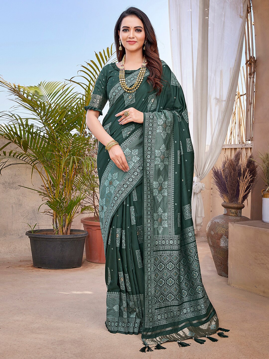 

Satrani Woven Design Zari Silk Cotton Banarasi Saree, Green