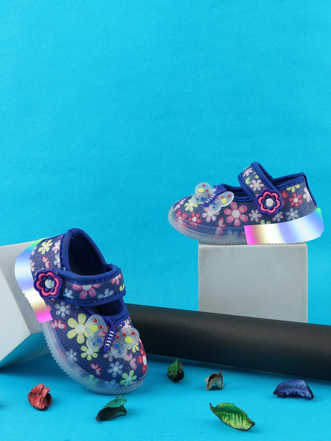 

BAESD Kids Printed Round Toe LED Lightweight Slip-On Sneakers, Blue