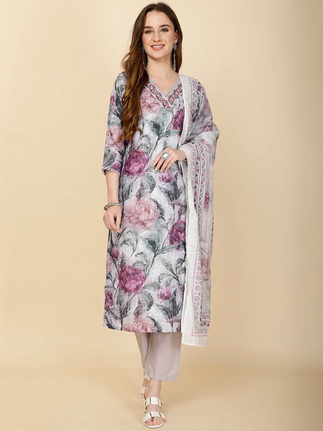 

Meena Bazaar V-Neck Floral Printed Regular Thread Work Kurta Set, Grey