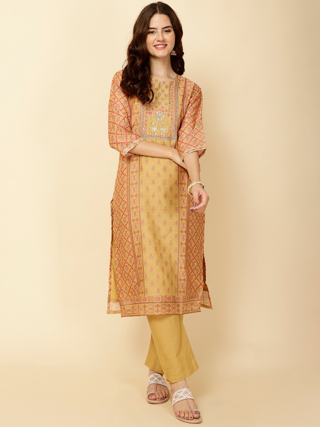 

Meena Bazaar Round Neck Floral Printed Regular Kurta with Trousers, Yellow