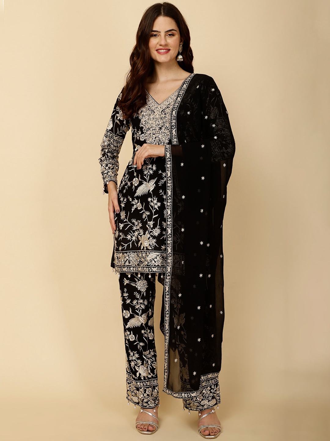 

Meena Bazaar Floral Embroidered Regular Thread Work Kurti with Trousers & With Dupatta, Black