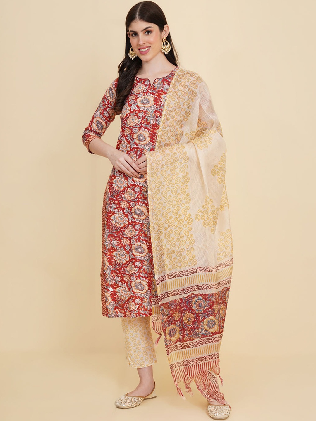 

Meena Bazaar Floral Printed Notch Neck Straight Kurta With Trousers & Dupatta, Red