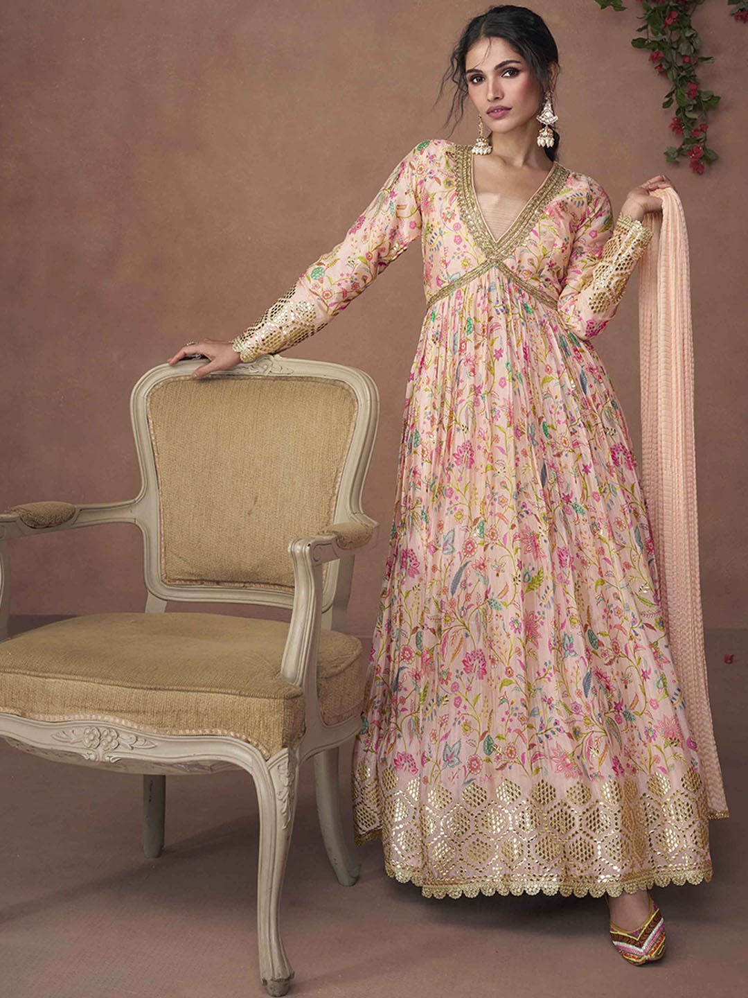 

Meena Bazaar Square Neck Floral Printed Regular Kurta Set, Peach