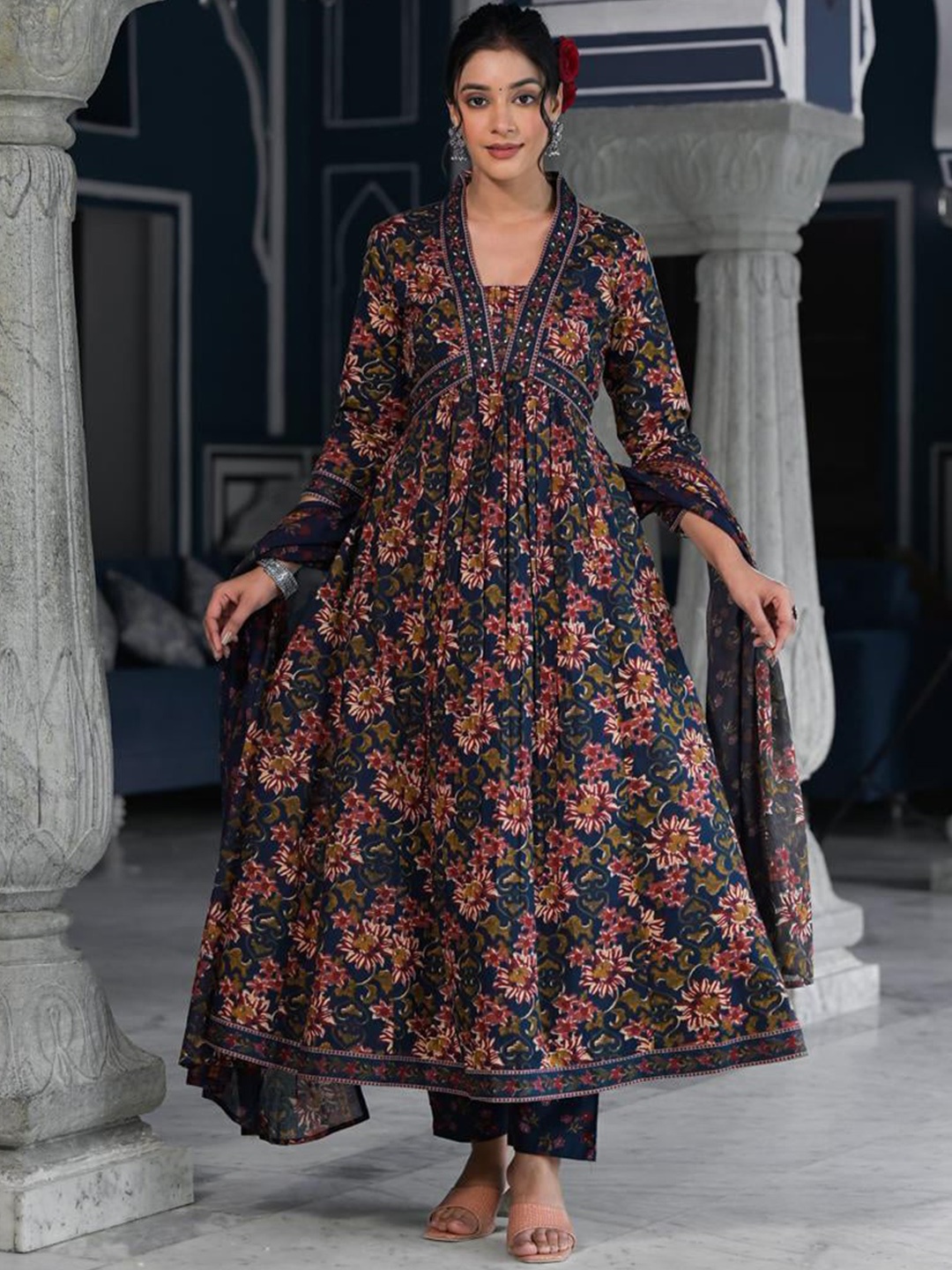

Meena Bazaar Floral Printed Regular Kurta with Trousers & With Dupatta, Navy blue