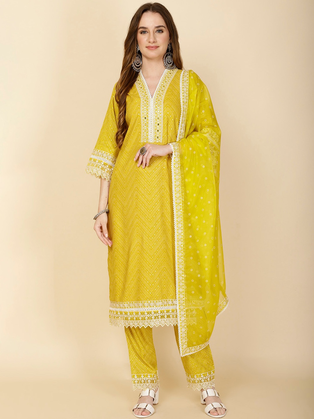 

Meena Bazaar V-Neck Printed Regular Kurta Set, Yellow