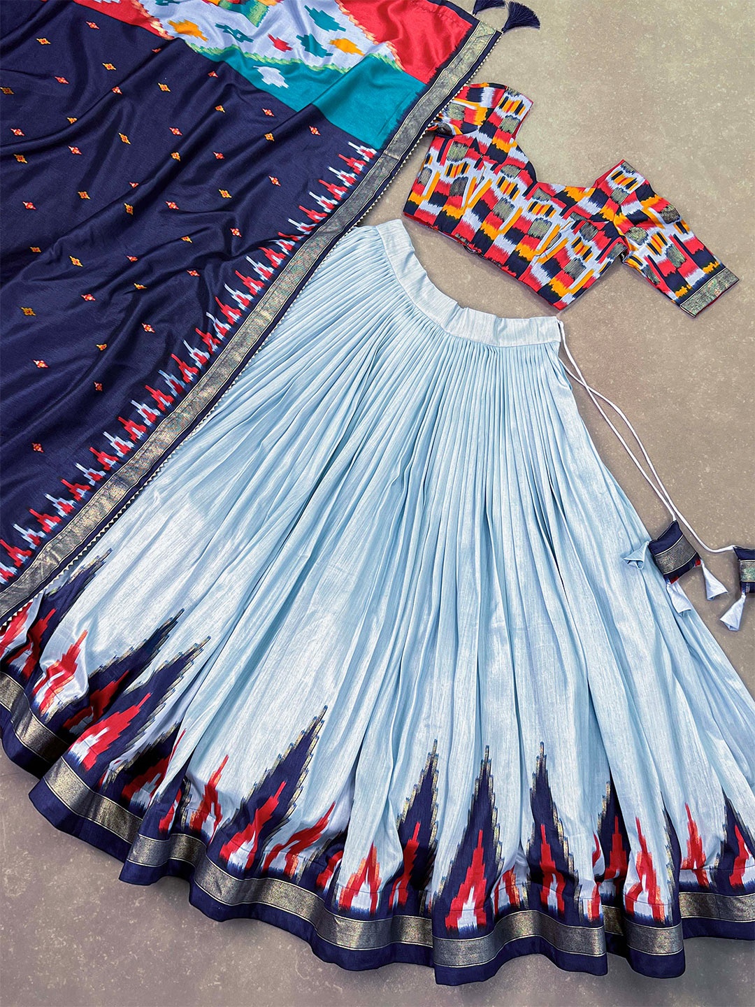 

LOOKNBOOK ART Printed Foil Print Semi-Stitched Lehenga & Unstitched Blouse With Dupatta, Turquoise blue