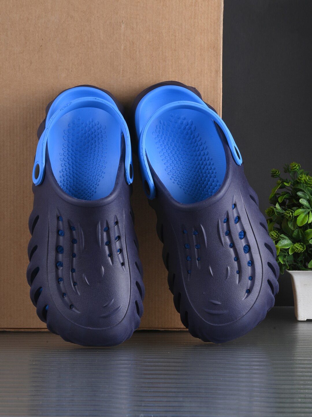 

HRX by Hrithik Roshan Navy Blue Men Self Design Clogs
