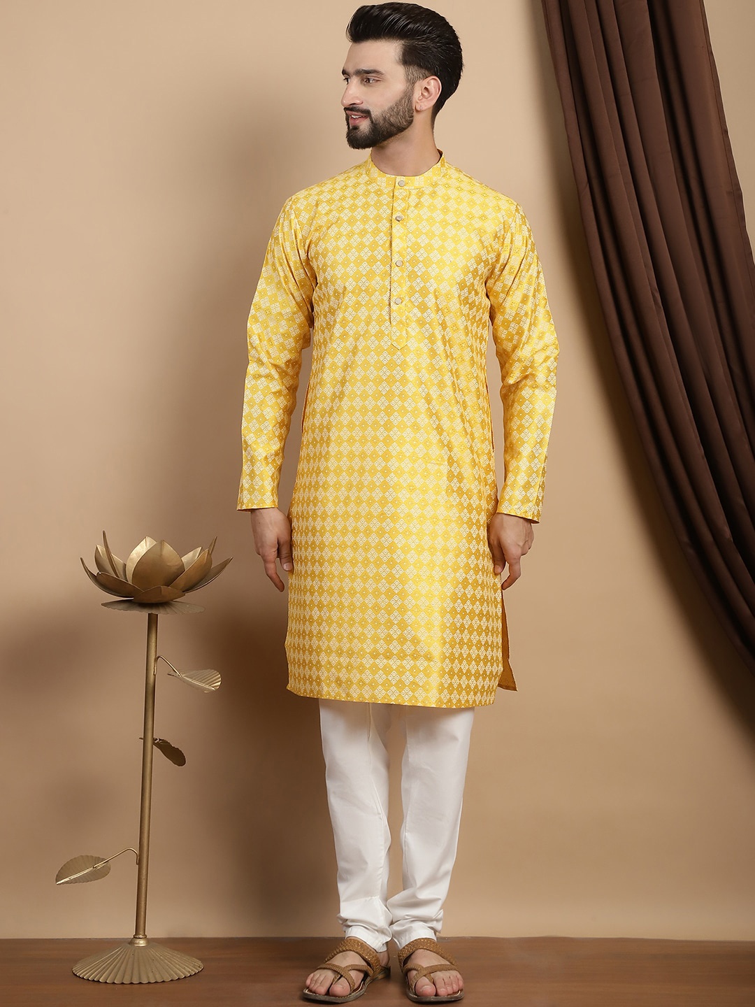 

Anouk Floral Printed Mandarin Collar Regular Straight Kurta With Churidar, Yellow