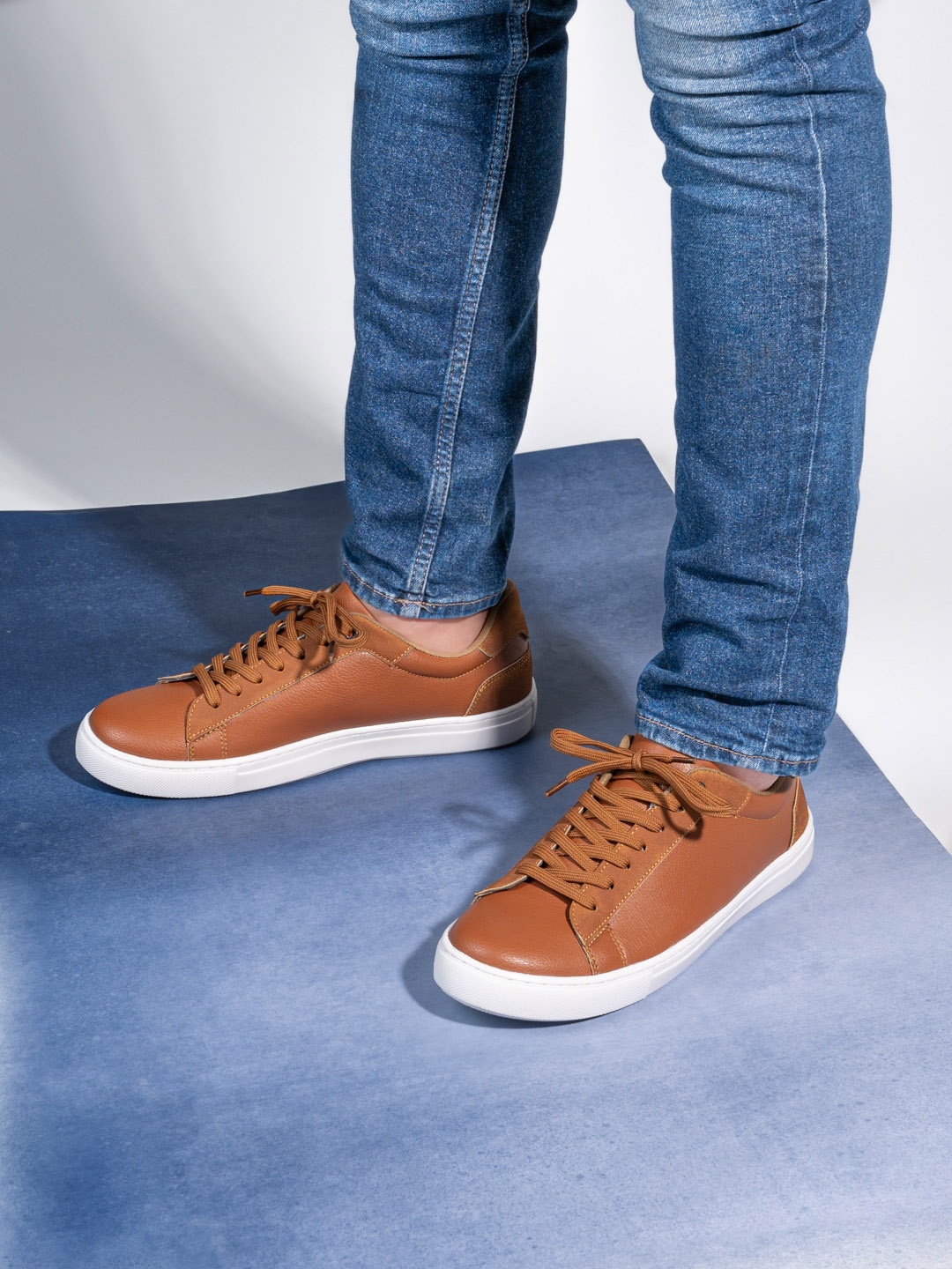 

Styli Men Round Toe Lace Up Sneakers, Tan