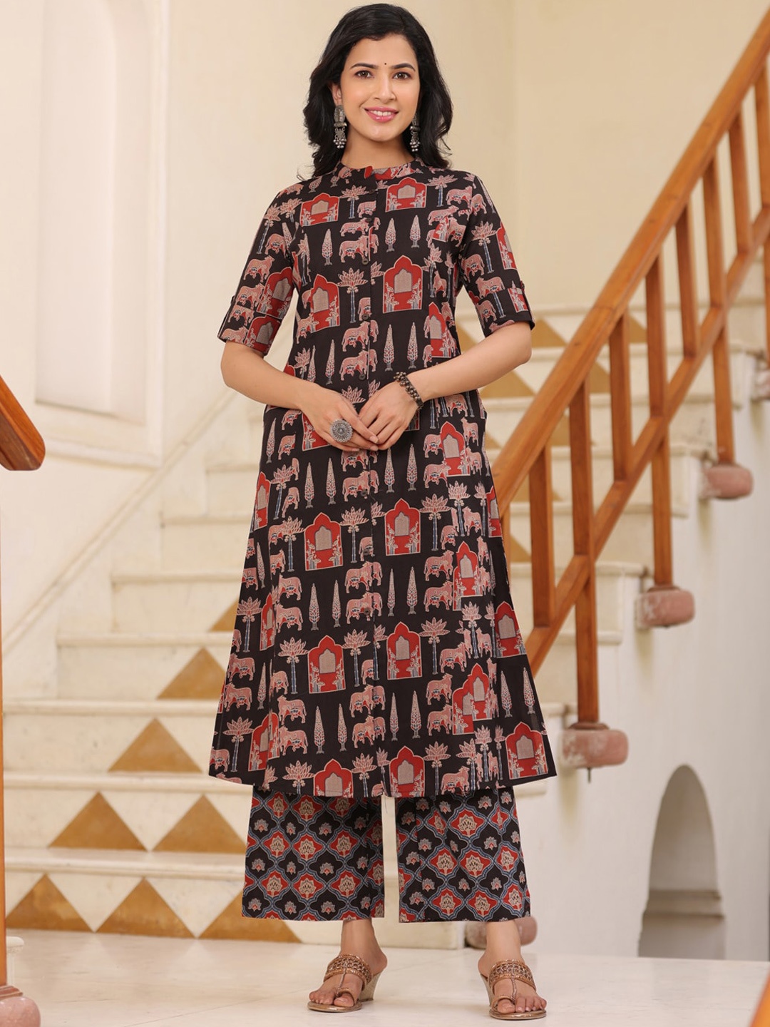 

PIROH Floral Printed Regular Pure Cotton Kurta & Trousers, Black