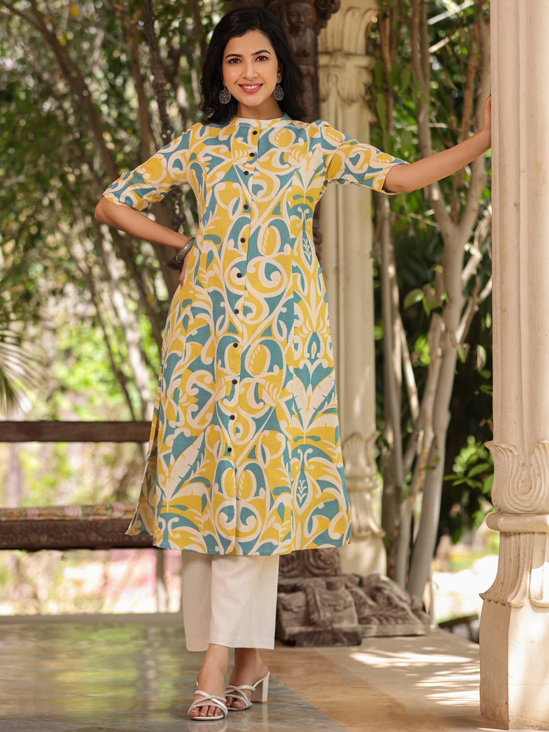 

PIROH Floral Printed Mandarin Collar Cotton Kurta, Yellow