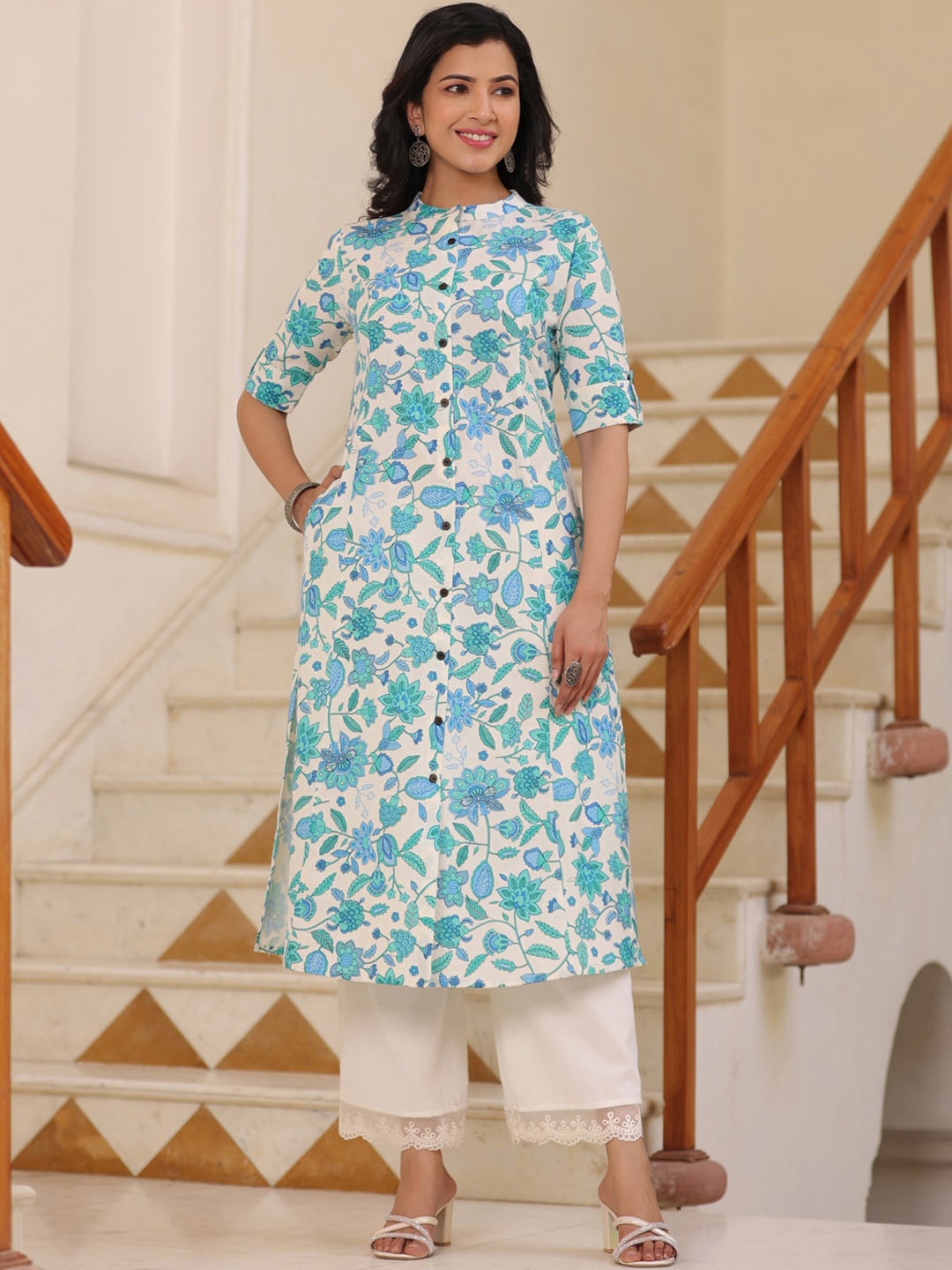 

PIROH Floral Printed Mandarin Collar Roll Up Sleeves Cotton A-Line Kurta, Blue