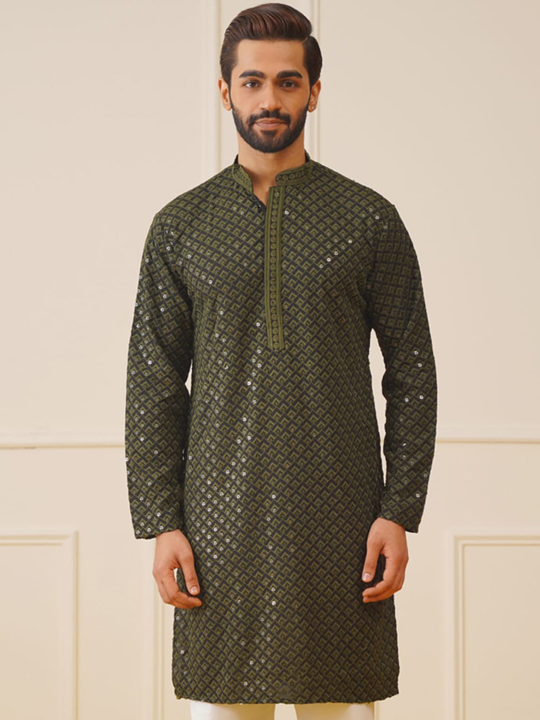 

Jompers Geometric Embroidered Pure Cotton Strigth Kurtas, Black