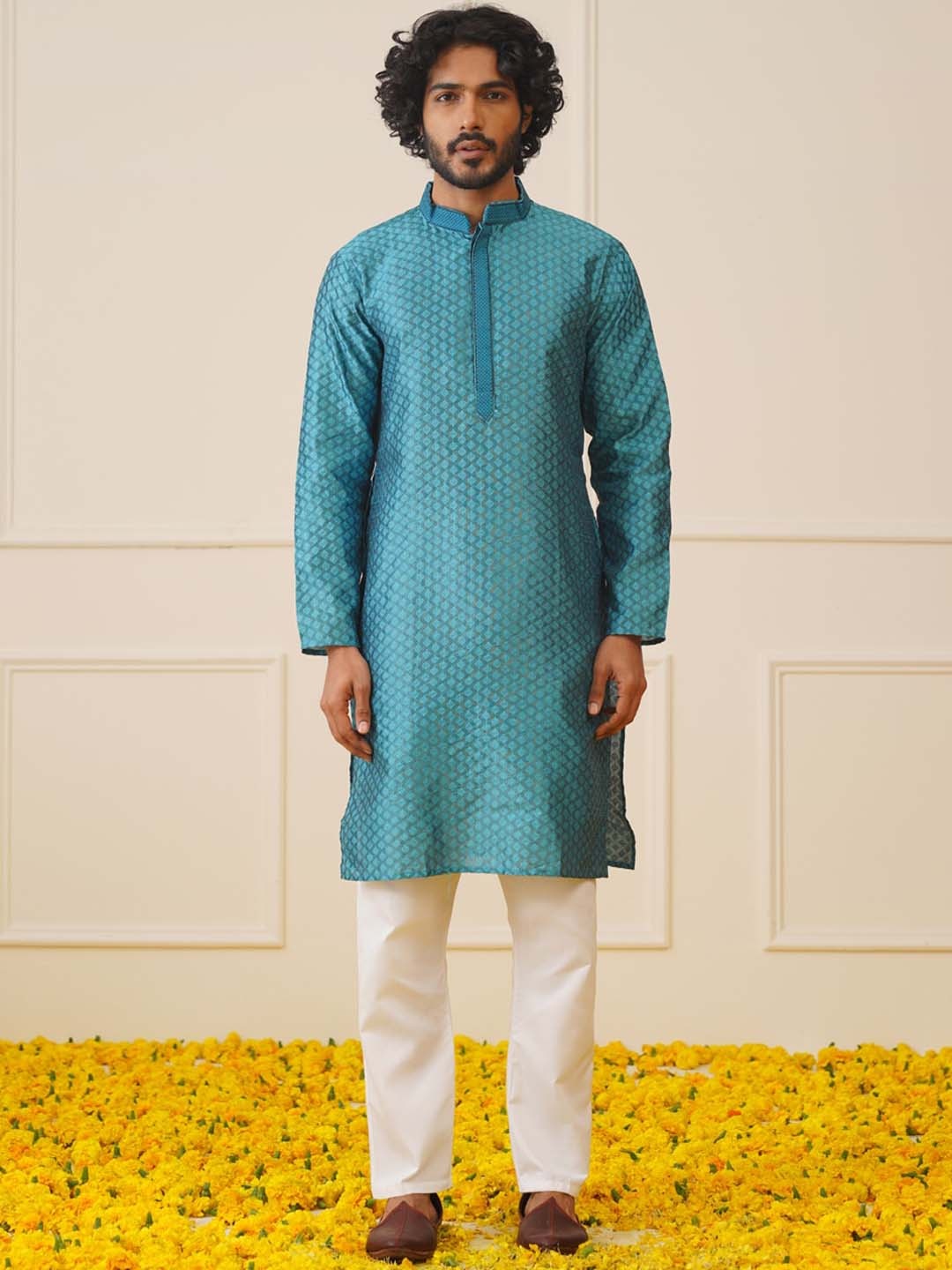 

Jompers Ethnic Motifs Embroidered Mandarin Collar Jacquard Silk & Cotton Straight Kurta, Blue