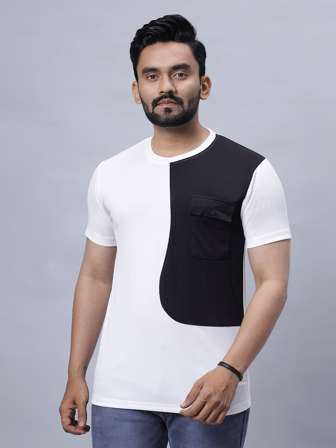 

N AND J Colorblocked Round Neck Pockets Cotton T-shirt, White