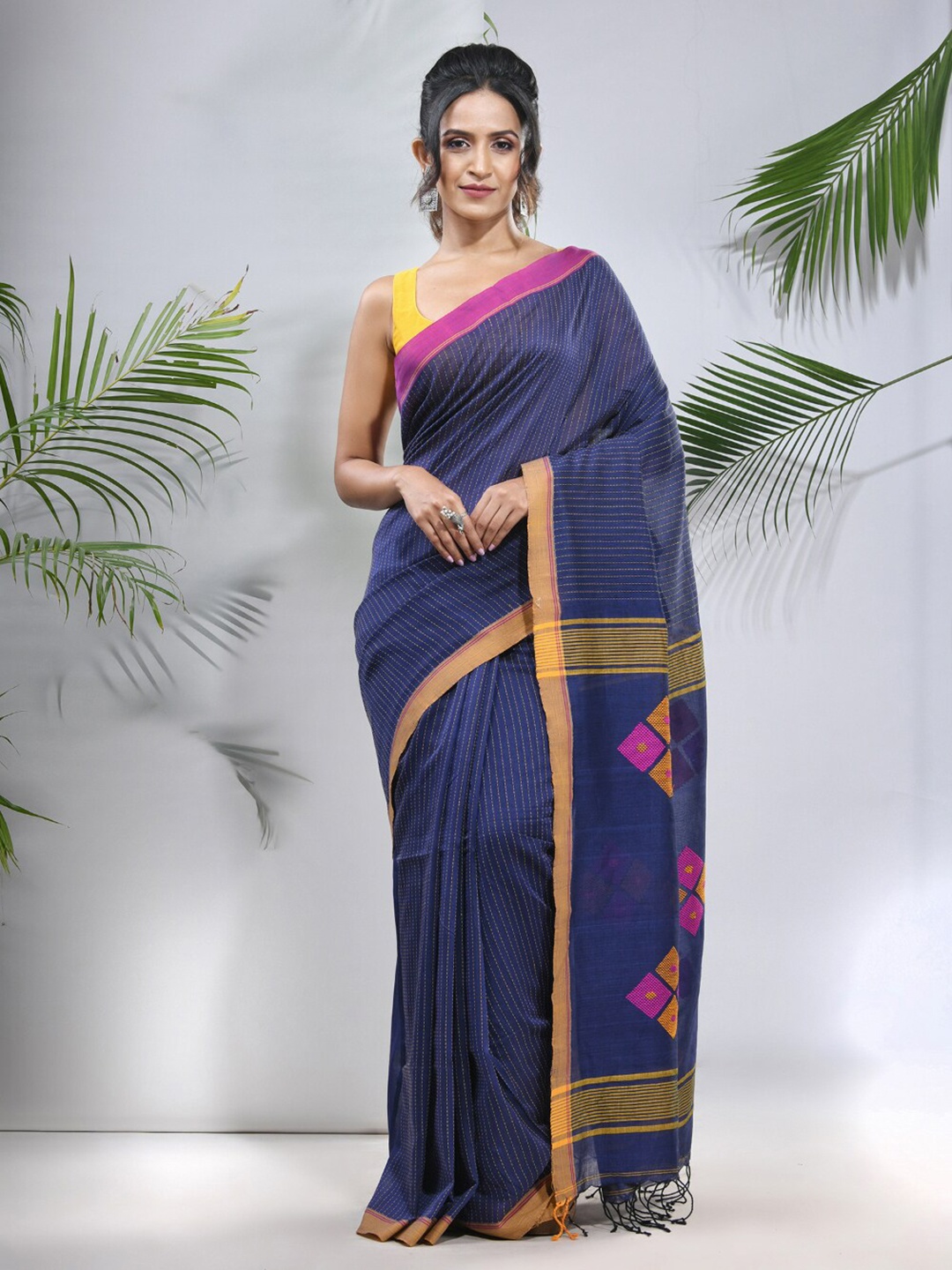 

Charukriti Striped Pure Cotton Saree, Blue