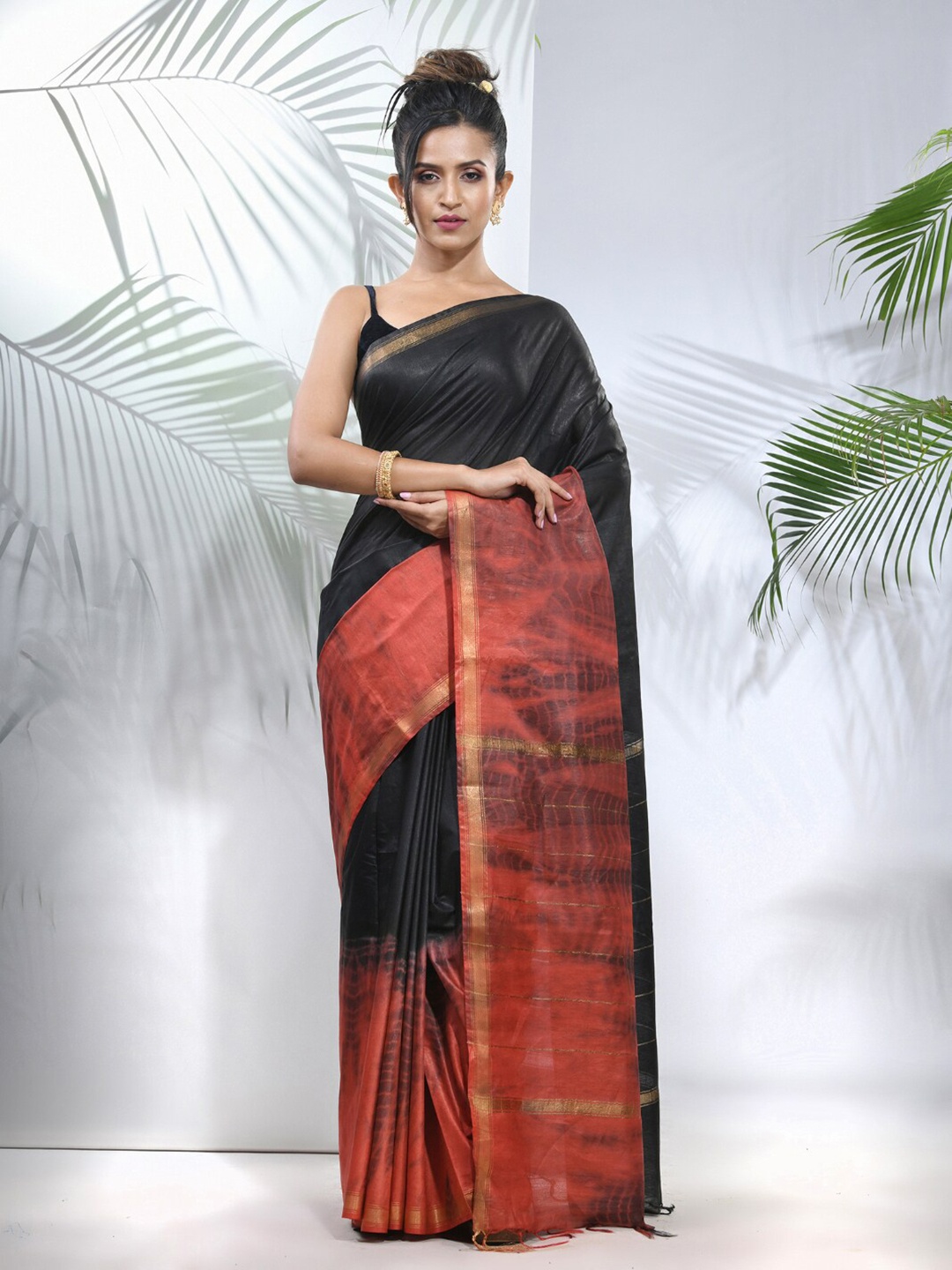 

Charukriti Tie and Dye Zari Saree, Black