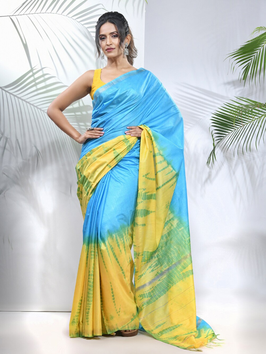 

Charukriti Tie & Dye Zari Saree, Yellow