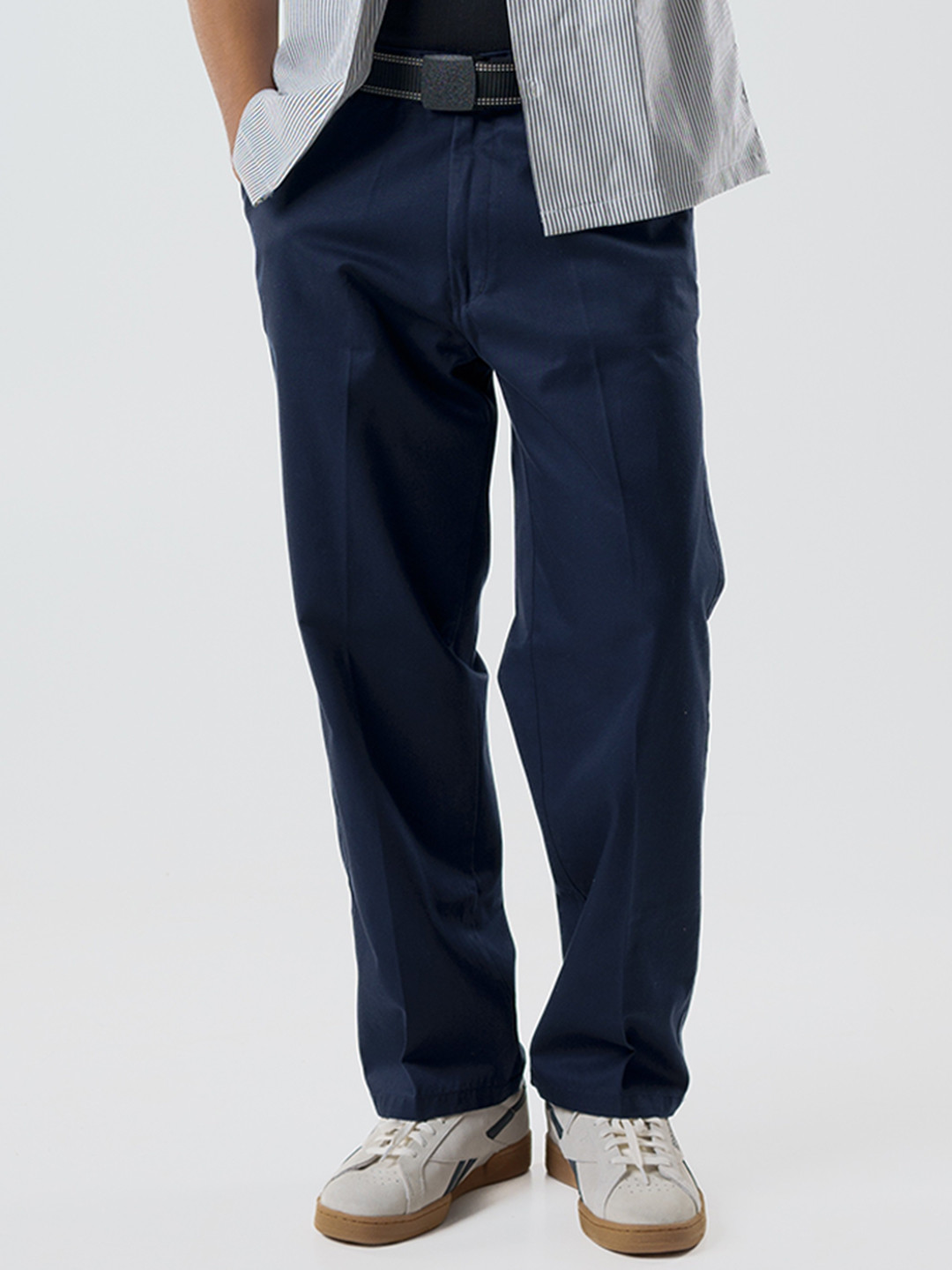 

UNTLD Men Mid-Rise Relaxed Trouser, Navy blue