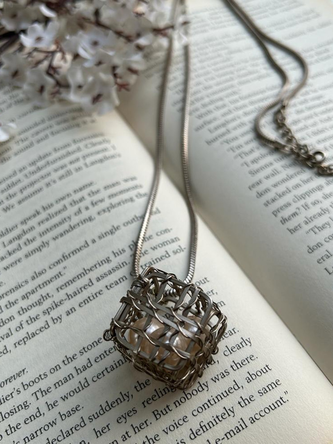 

FIROZA Artificial Beads Chain, Silver