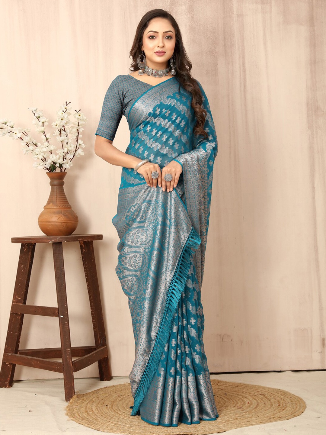 

Siya Fashion Woven Design Zari Banarasi Saree, Green