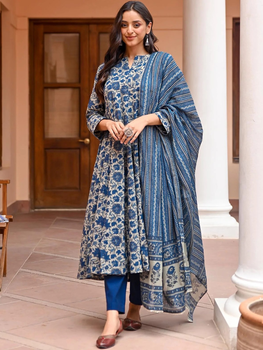 

KALINI Floral Printed Regular Anarkali Kurta With Trousers & Dupatta, Grey