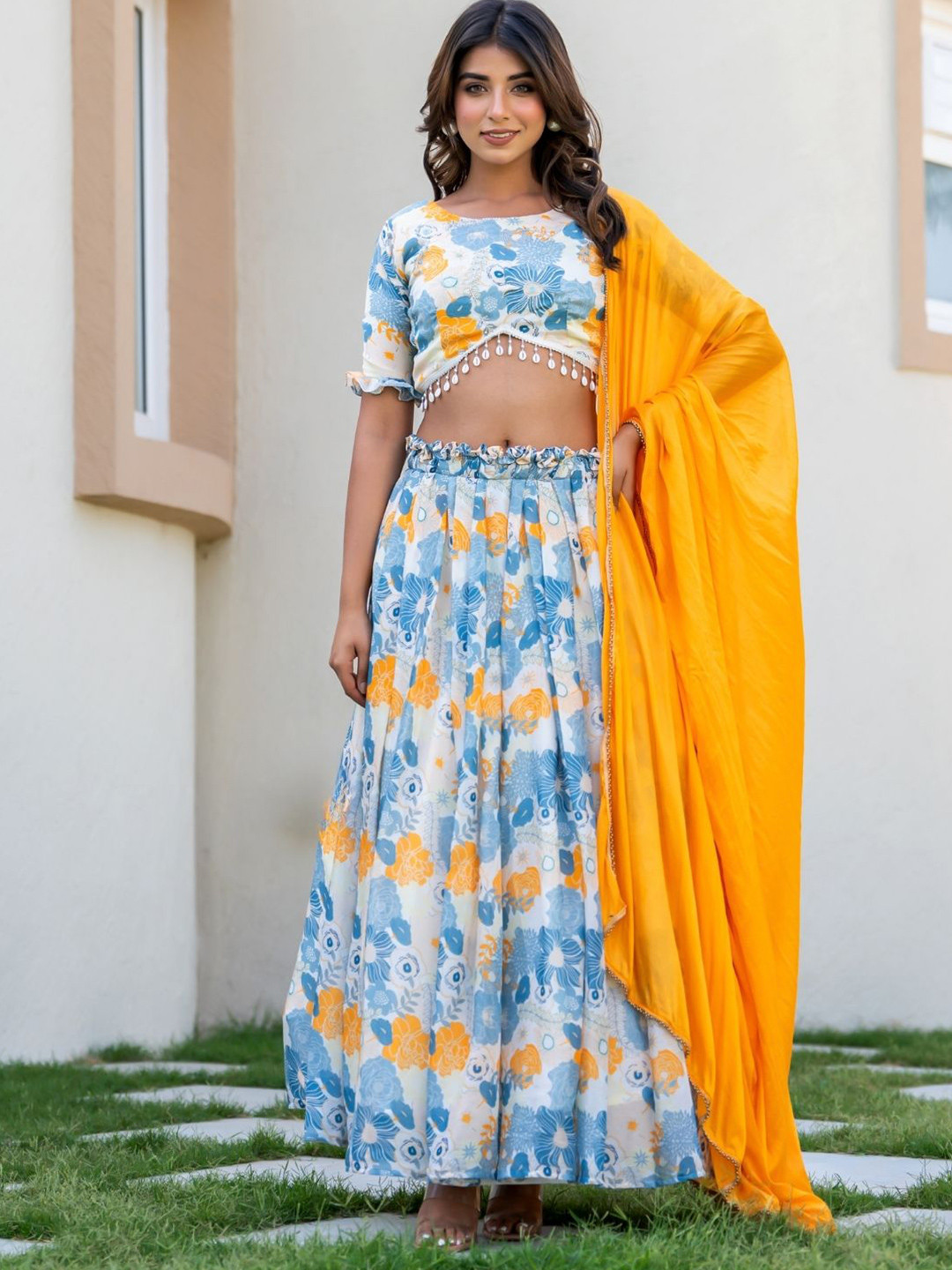 

HOUSE OF JAMOTI Floral Printed Beads Beaded Stones Studded Lehenga Set With Dupatta, White