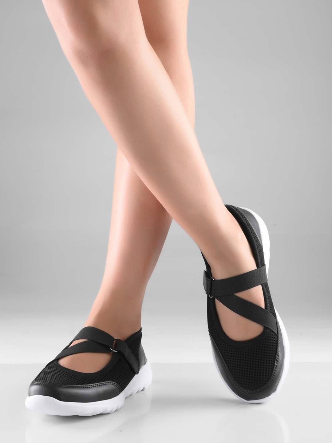 

MISEEN Women Slip-On Sneakers, Black