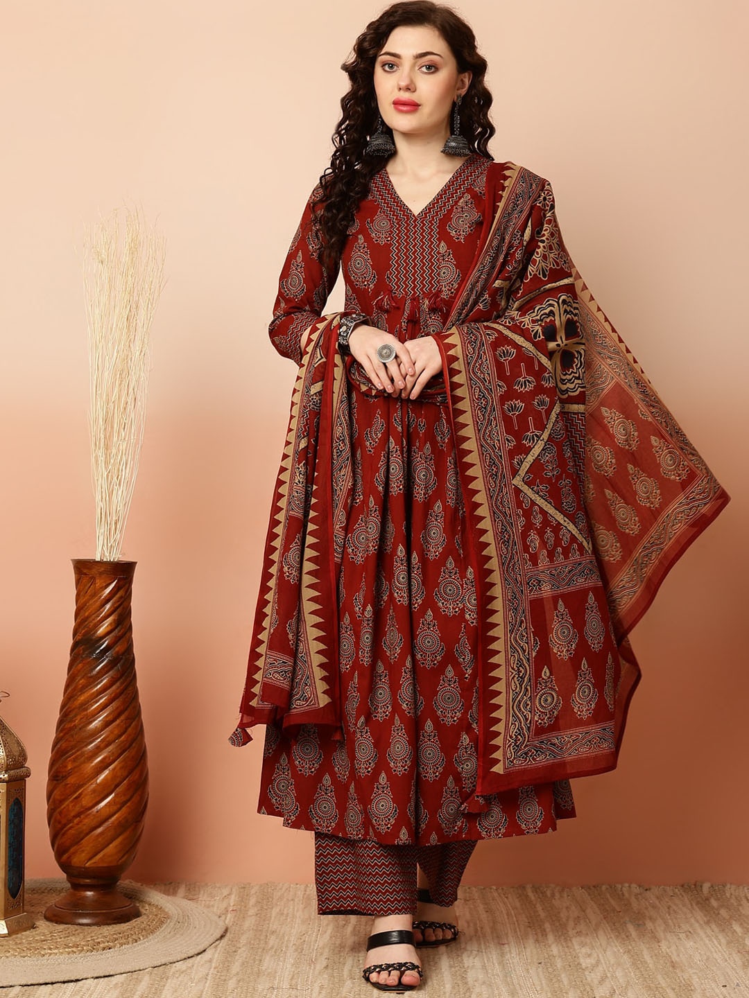 

KIMAYRA Ethnic Motifs Printed Pure Cotton Kurta with Palazzos & Dupatta, Maroon