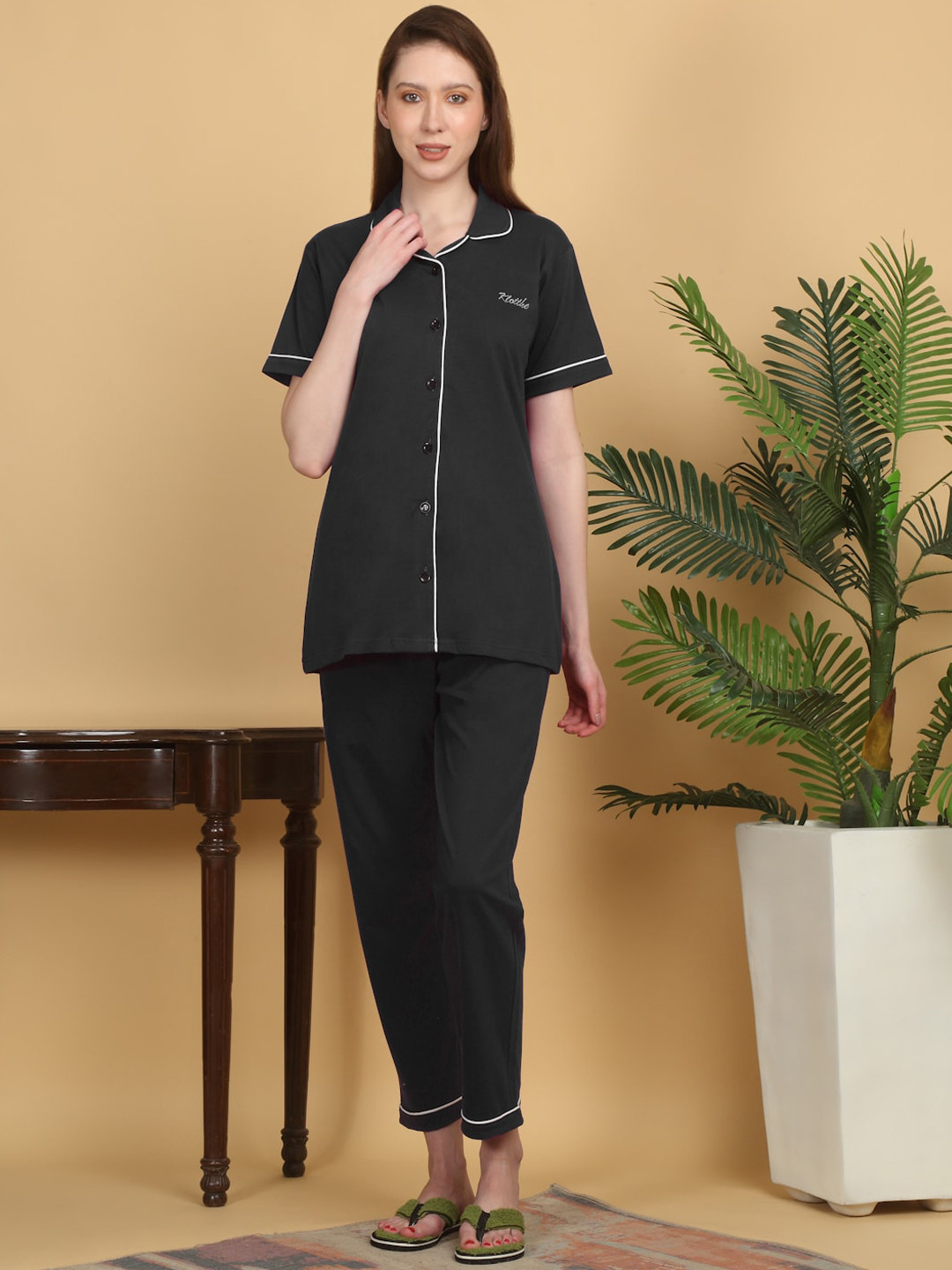 

KLOTTHE Women Black Solid Cotton Night Suit