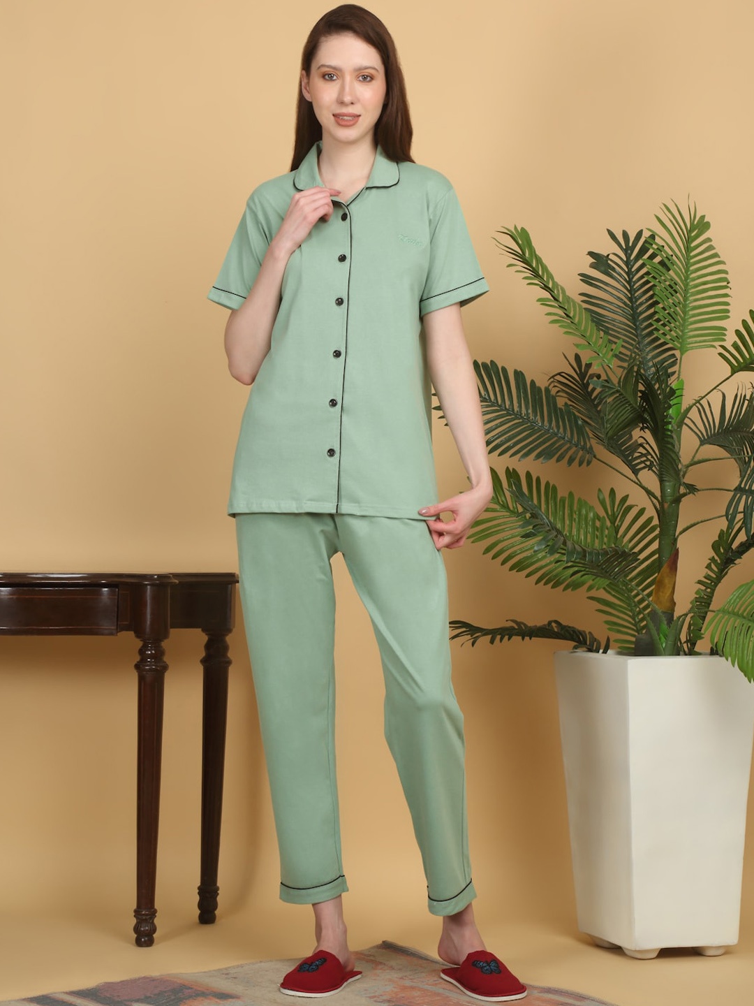 

KLOTTHE Women Solid Cotton Night Suit, Green