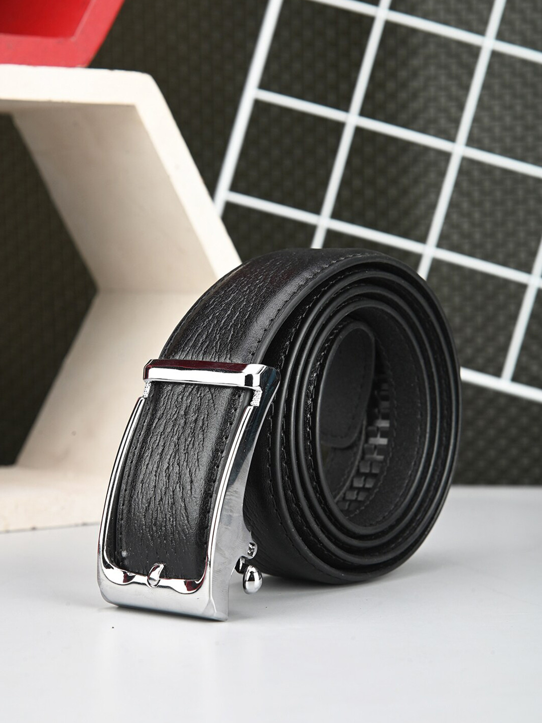 

BuckleUp Men Textured Formal Belt, Black