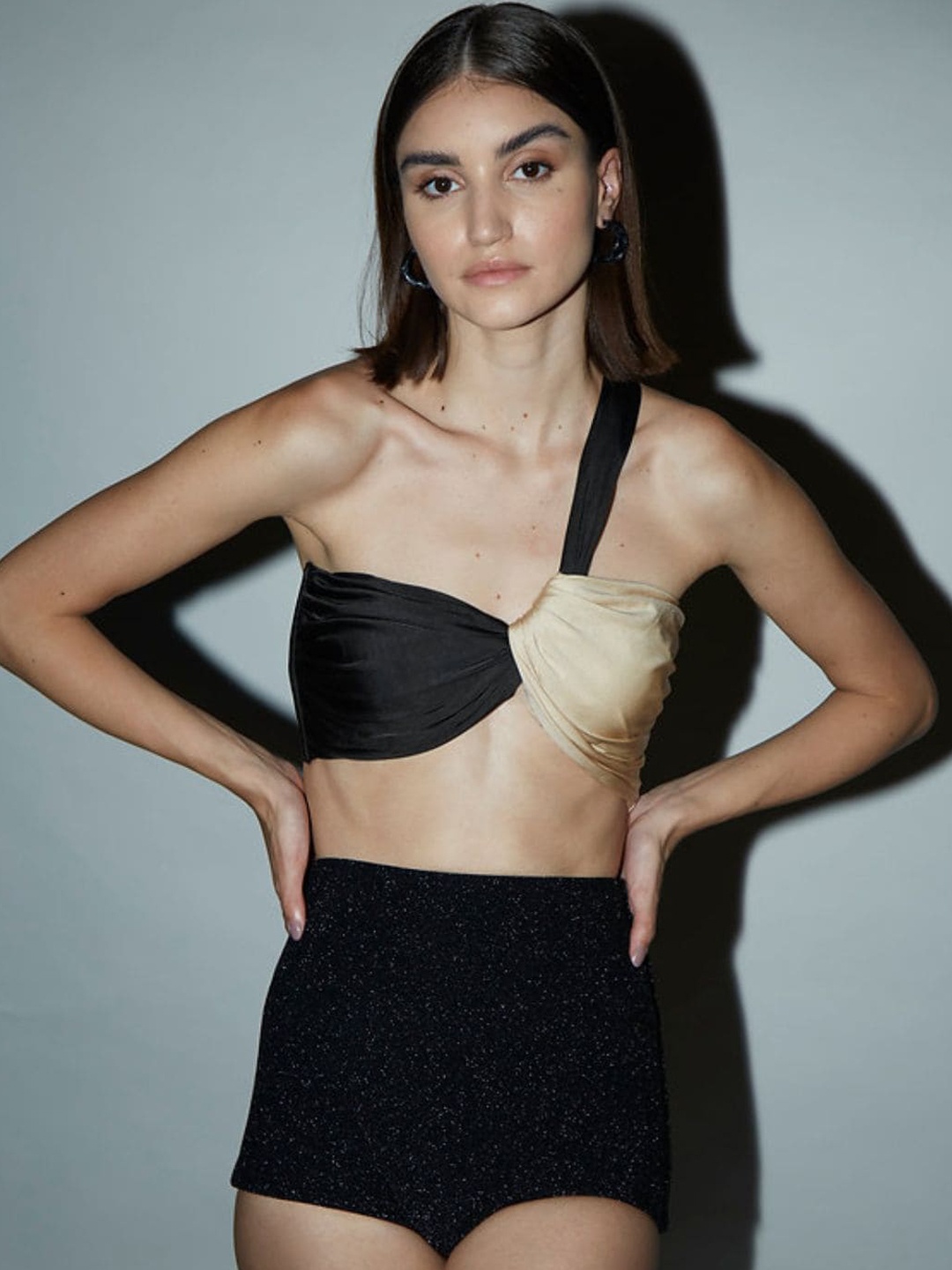 

NADI NADI Two Piece Colourblocked One Shoulder wim Set, Black