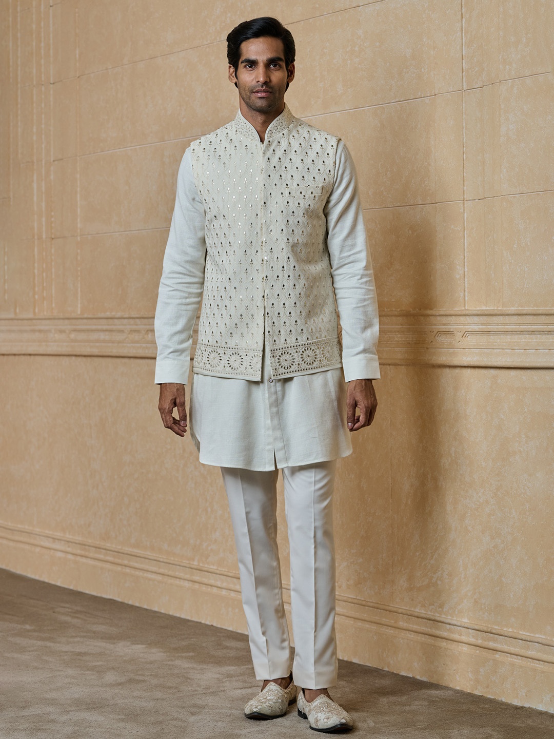 

Tasva Men Regular Kurta with Trousers, Off white