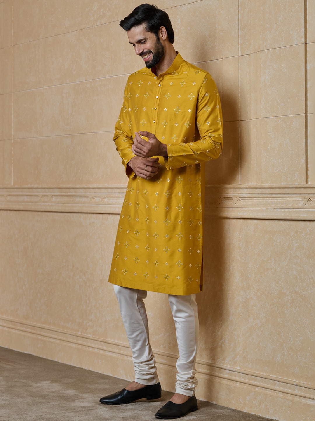 

Tasva Men Embroidered Regular Kurta with Churidar, Yellow