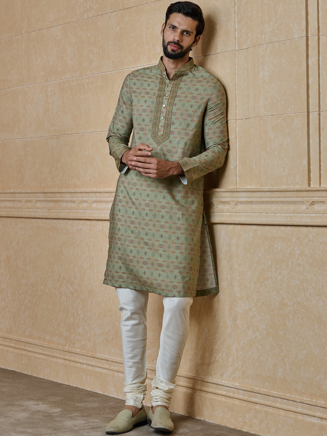 

Tasva Printed Mandarin Collar Straight Kurta with Churidar, Olive