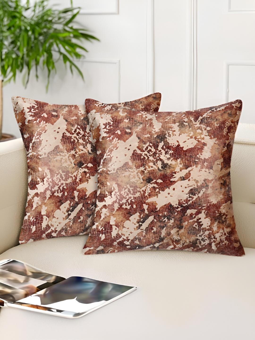 

Tesmare Brown 2 Pieces Abstract Velvet Square Cushion Covers