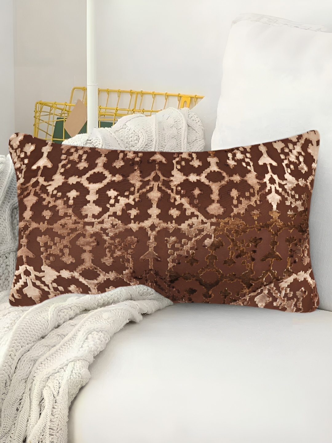

Tesmare Brown 2 Pieces Ethnic Motifs Textured Velvet Rectangle Cushion Covers