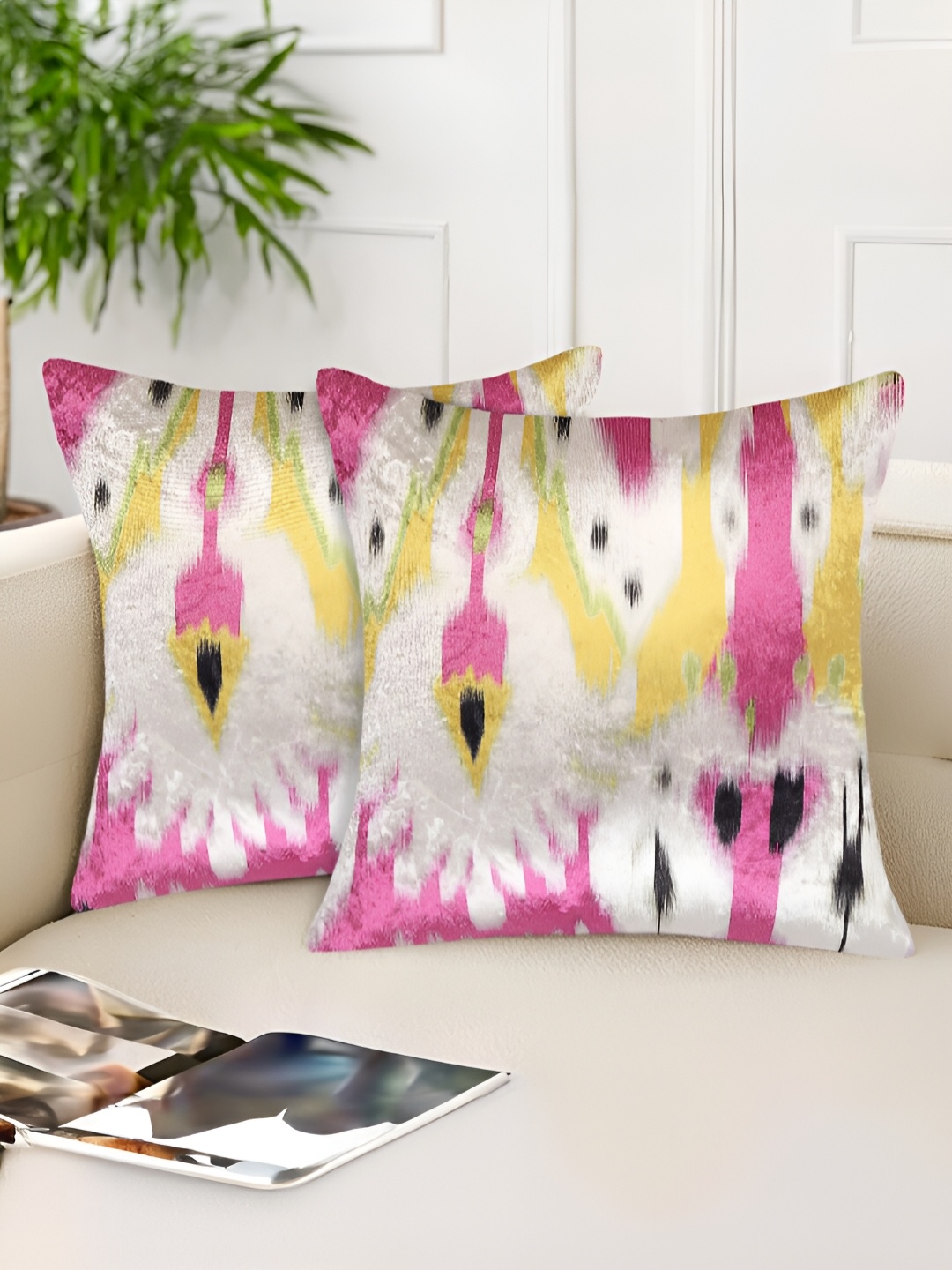 

Tesmare Off White & Pink 2 Pieces Ethnic Motifs Velvet Square Cushion Covers