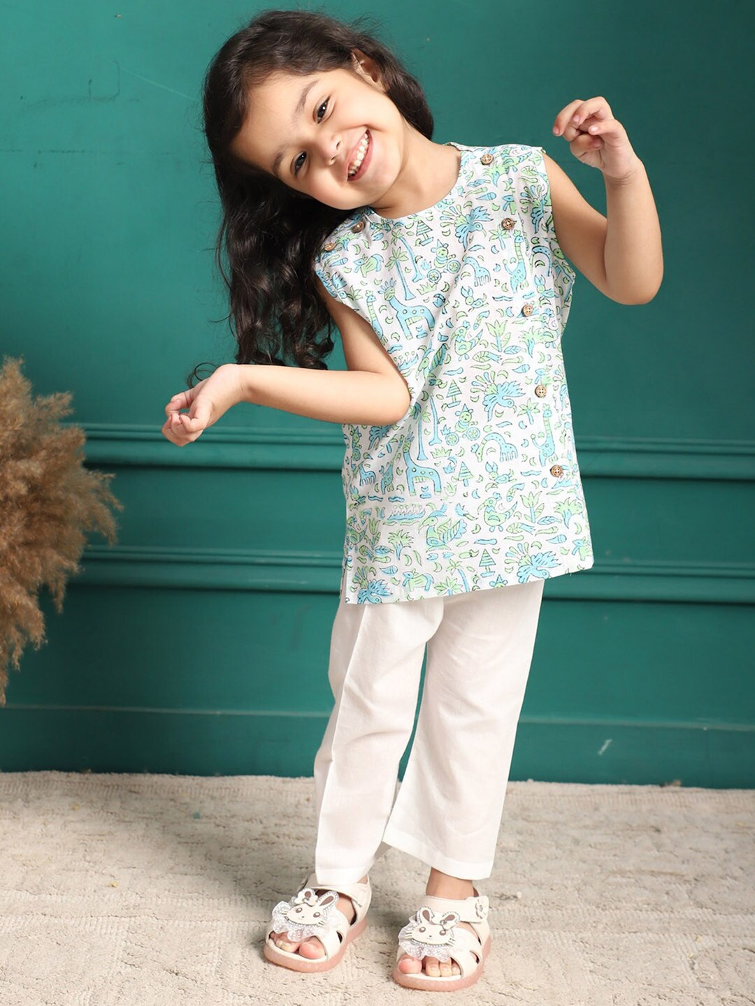 

Polka Tots Infants Conversational Printed Cotton Kurta With Pyjamas, White